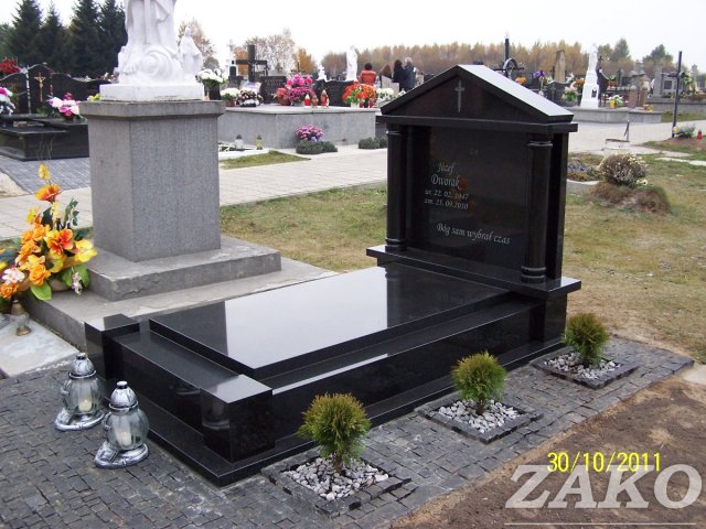 Nagrobek podwójny 8