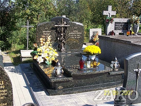 Nagrobek podwójny 13
