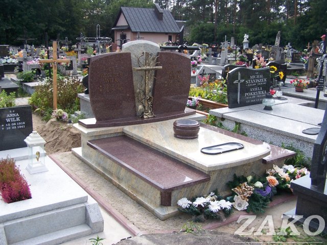 Nagrobek podwójny z granitu Madura Gold + Tokowski