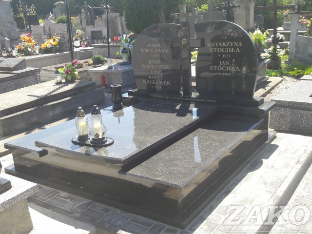 Nagrobek podwójny klasyczny grobowiec ze stojącym krzyżem