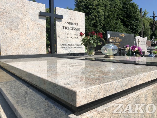 Nagrobek granitowy Ivory Cream