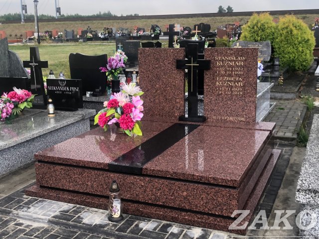 Granit Balmoral Red + Nero Assoluto