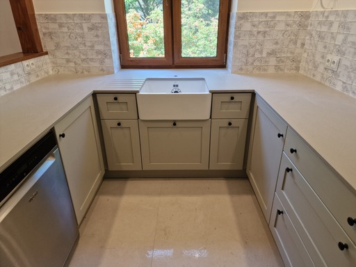 szeroki wybór produktów do blatów kuchennych